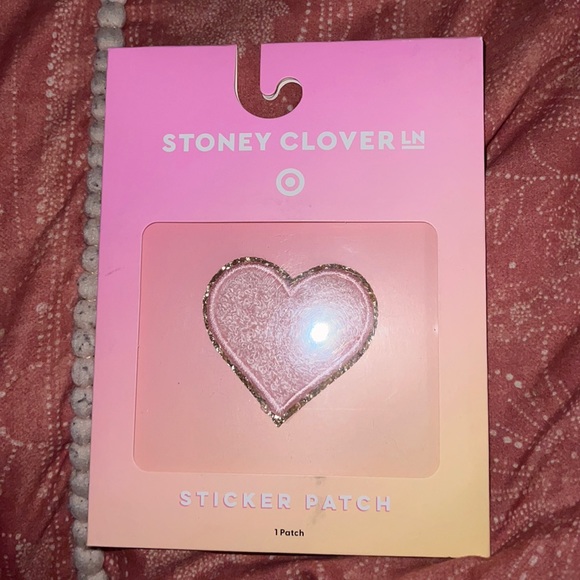 Stony clover lane - pink heart patch - Picture 1 of 1